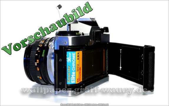 Vorschau zum kostenlosen, lizensierten Wallpaper-Bild: analoge Fotokamera im geöffneten Zustand